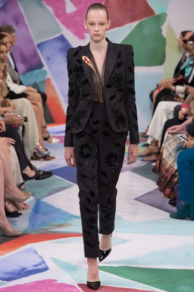 Look 17